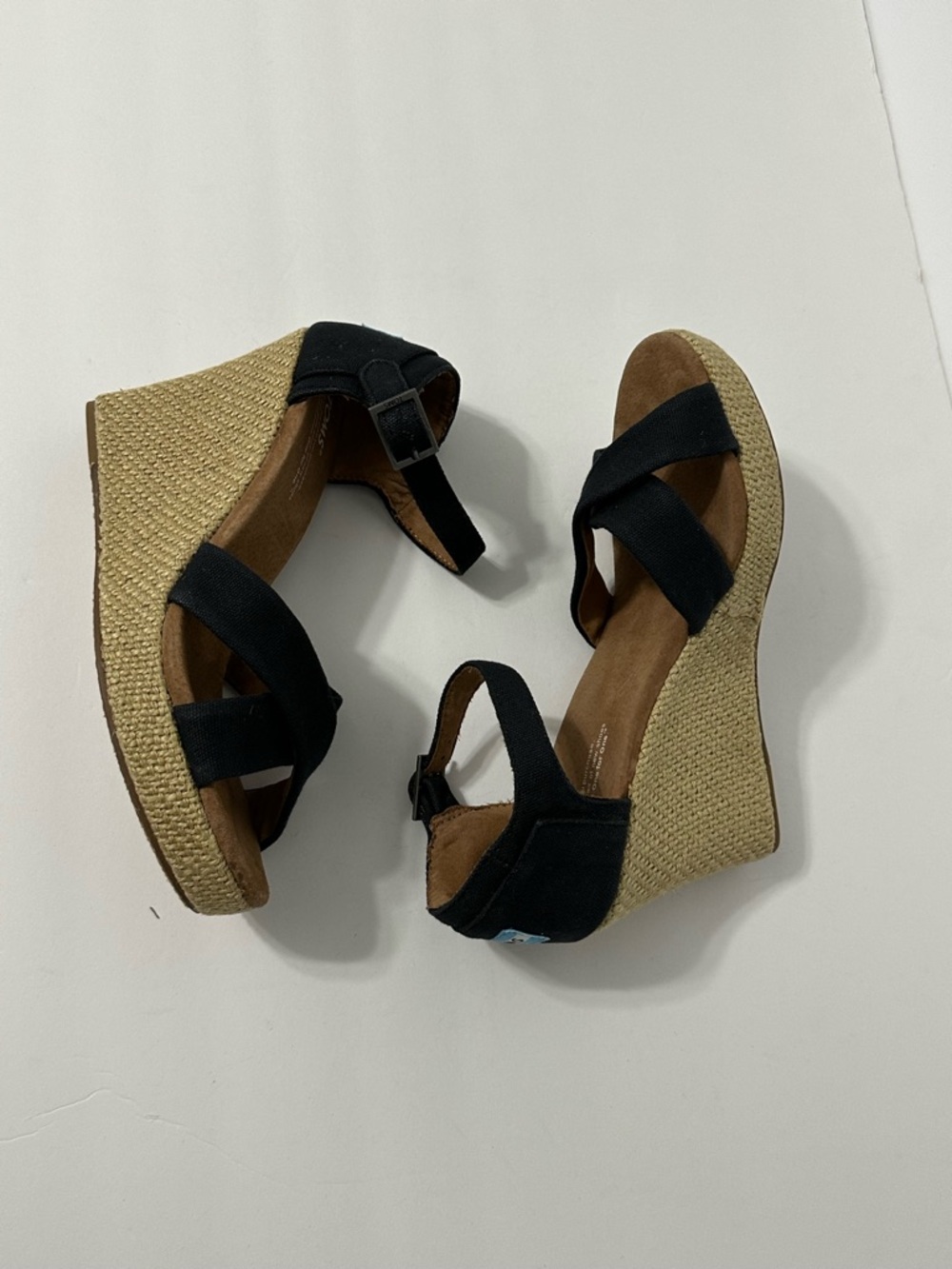 Toms Sandals 8W Black Ankle Strap Espadrille Wedge Strappy Boho Resort Coastal - Picture 3 of 10